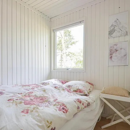 Tatil Evi Gorgeous Home In Ebeltoft With Kitchen