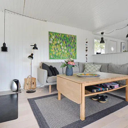 Gorgeous Home In Ebeltoft With Kitchen